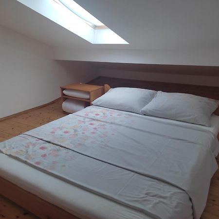Apartmani Deleut Novi Vinodolski Eksteriør billede