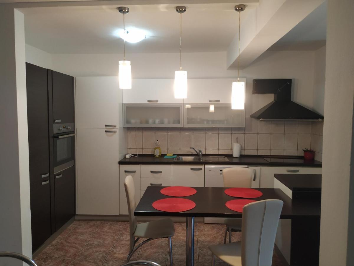 Apartmani Deleut Novi Vinodolski Eksteriør billede