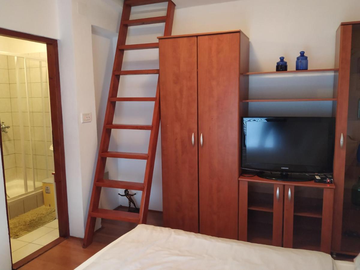 Apartmani Deleut Novi Vinodolski Eksteriør billede