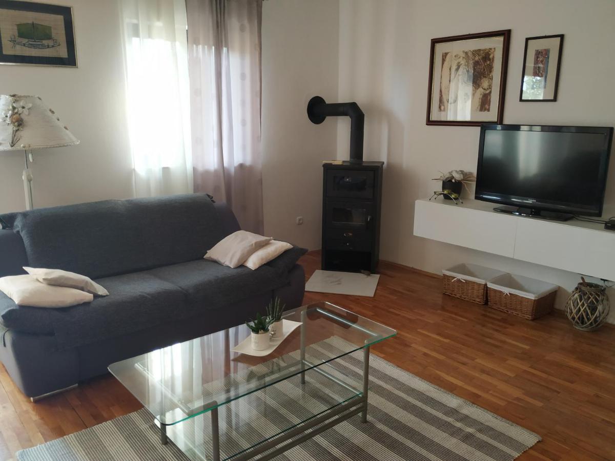 Apartmani Deleut Novi Vinodolski Eksteriør billede